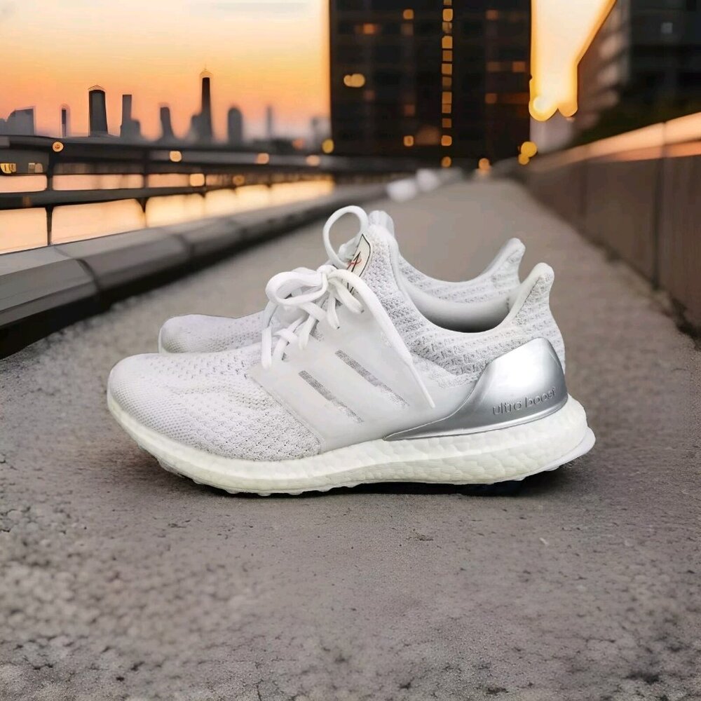 ✅Womens 8 Adidas Ultra Boost 5.0 DNA NASA Halo Cloud White Sneaker Running Shoe - Picture 1 of 11